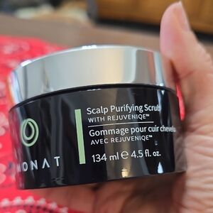 Monat Scalp Purifying Scrub - Black with Lime Accent